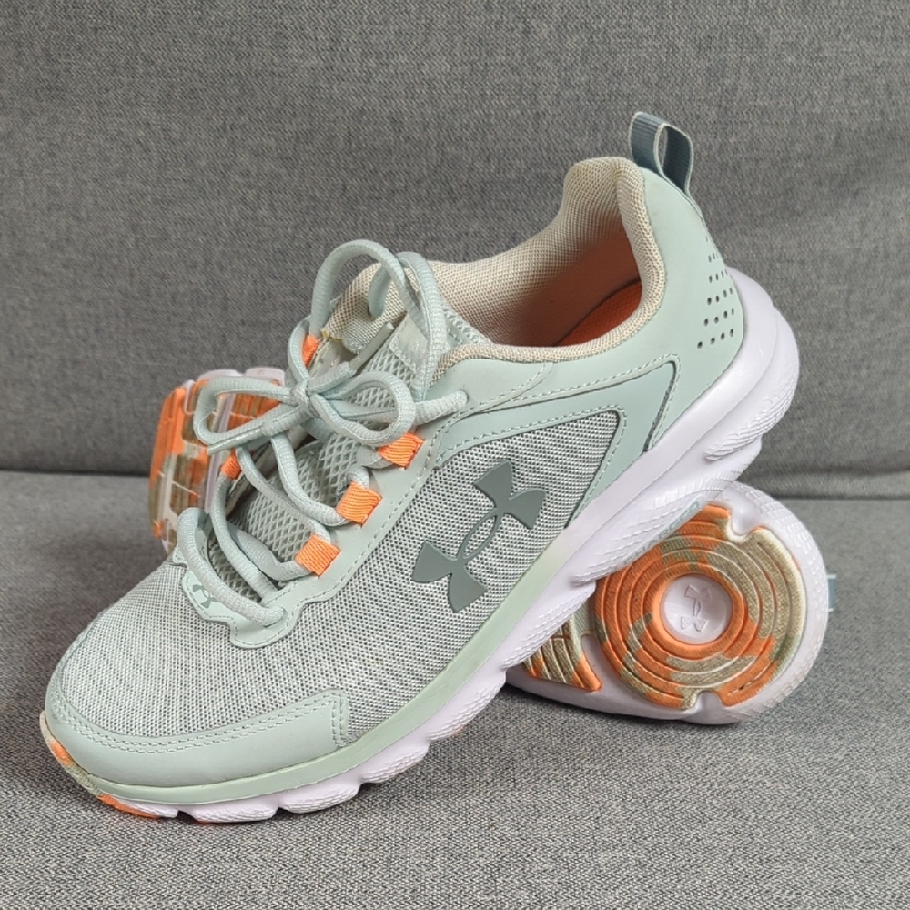 Under Armour Light Green and Orange Athletic Shoes